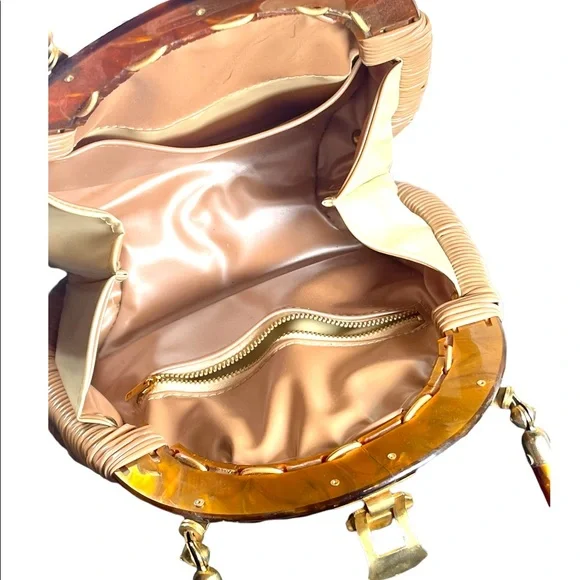 #37 VTG  Wicker Lucite handle fancy woven basket bead purse - Picture 12 of 16